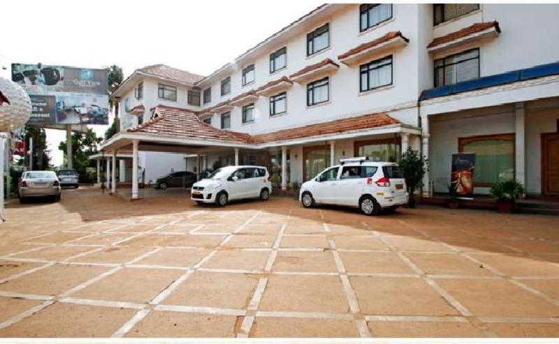 Golf View Hotels & Suites Nedumbassery Εξωτερικό φωτογραφία