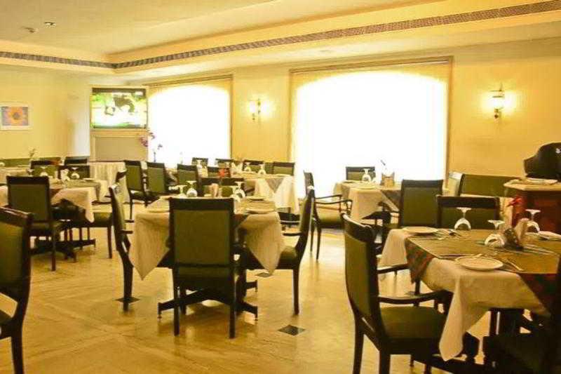 Golf View Hotels & Suites Nedumbassery Εξωτερικό φωτογραφία