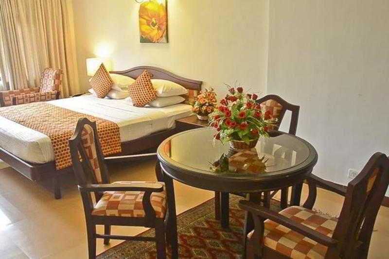 Golf View Hotels & Suites Nedumbassery Εξωτερικό φωτογραφία
