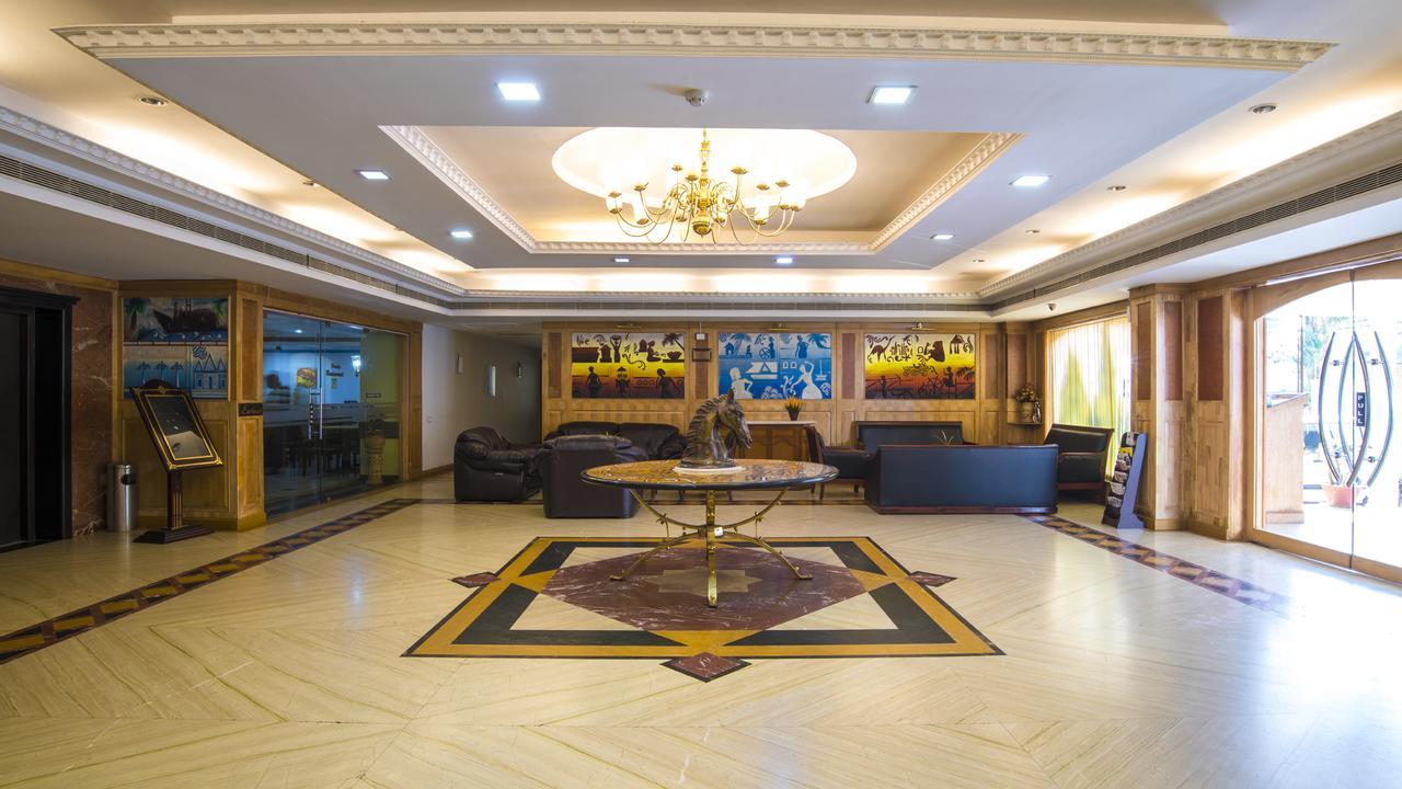 Golf View Hotels & Suites Nedumbassery Εξωτερικό φωτογραφία